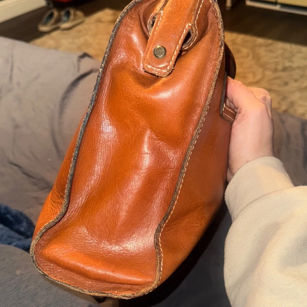 Elegant Tan Leather Briefcase